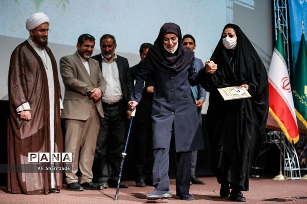 اختتامیه اولین جشنواره شکوه جمعه (عکس و شعر نمازجمعه)