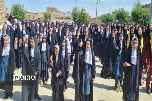 اجرای سرود سلام فرمانده در گلزار شهدای جوادآباد