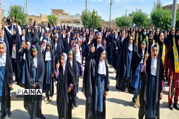 اجرای سرود سلام فرمانده در گلزار شهدای جوادآباد