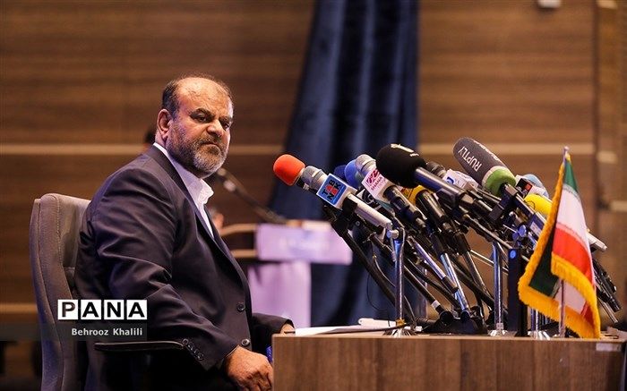 وزیر راه: تاخیر پروازهای حجاج به حداقل برسد
