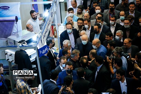 افتتاح نمایشگاه رویداد ملی عصر امید دانشگاه آزاد اسلامی