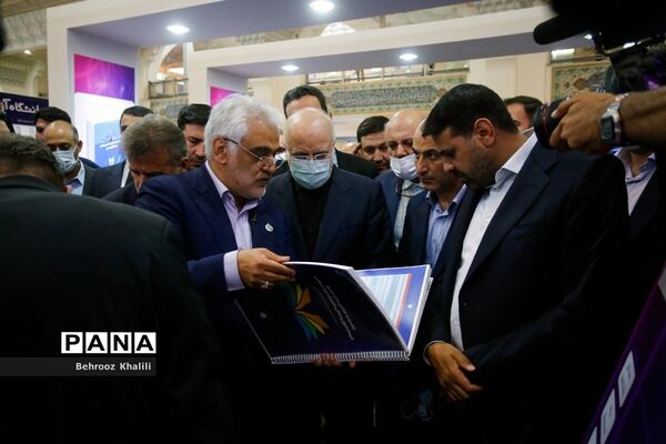 افتتاح نمایشگاه رویداد ملی عصر امید دانشگاه آزاد اسلامی