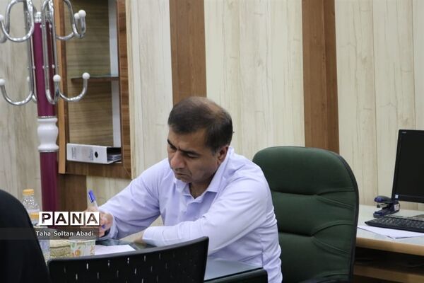 نشست صمیمی نمایندگان مجلس دانش‌آموزی و خبرنگاران پانا با شهردار ایرانشهر