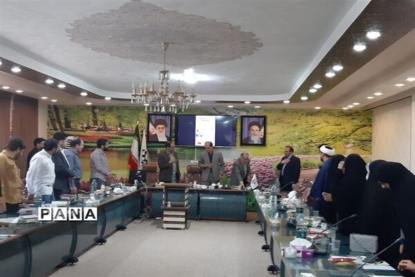 دیدار مدیرکل آموزش و پرورش استان اصفهان با دانشجویان دانشگاه فرهنگیان