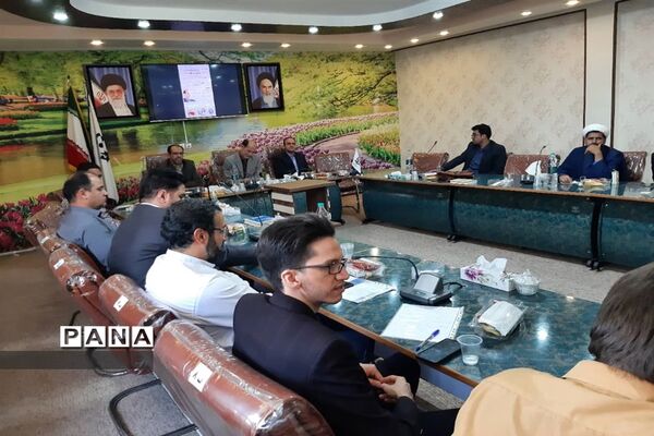 دیدار مدیرکل آموزش و پرورش استان اصفهان با دانشجویان دانشگاه فرهنگیان
