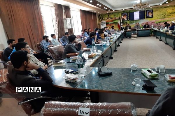 دیدار مدیرکل آموزش و پرورش استان اصفهان با دانشجویان دانشگاه فرهنگیان