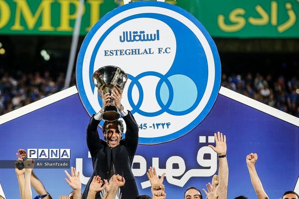 جشن قهرمانی تیم فوتبال استقلال