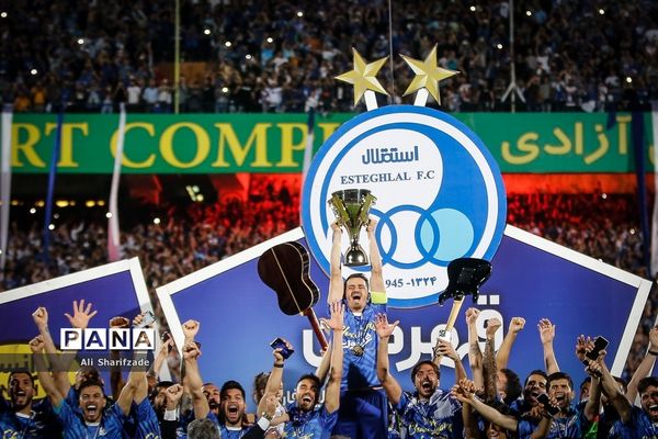 جشن قهرمانی تیم فوتبال استقلال