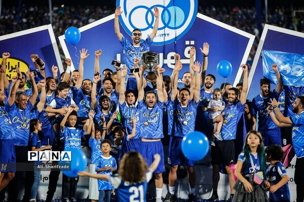 جشن قهرمانی تیم فوتبال استقلال