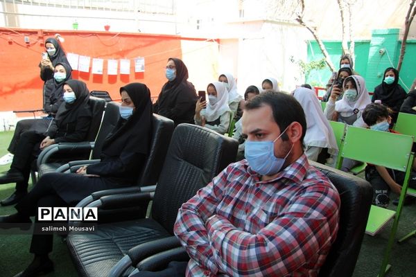 رونمایی از کتاب ستاره های کیهان در بوشهر