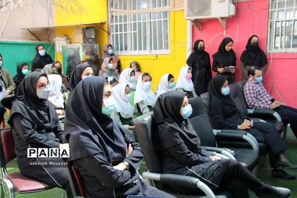 رونمایی از کتاب ستاره های کیهان در بوشهر