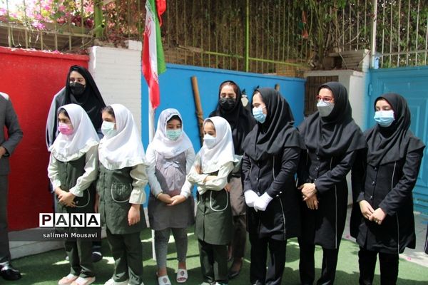 رونمایی از کتاب ستاره های کیهان در بوشهر