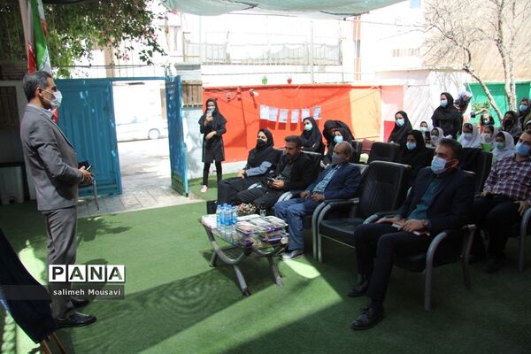 رونمایی از کتاب ستاره های کیهان در بوشهر