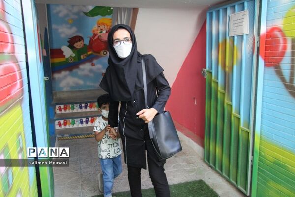 رونمایی از کتاب ستاره های کیهان در بوشهر