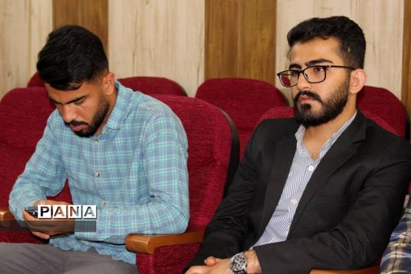 نشست مطالبه‌گری دانشجویان دانشگاه فرهنگیان کهگیلویه و بویراحمد با مدیرکل آموزش و پرورش