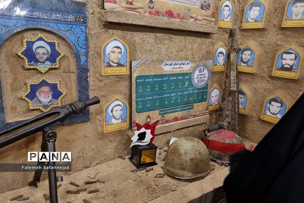 نمایشگاه «تعهد سرخ، از حجره تا سنگر» در قم-2