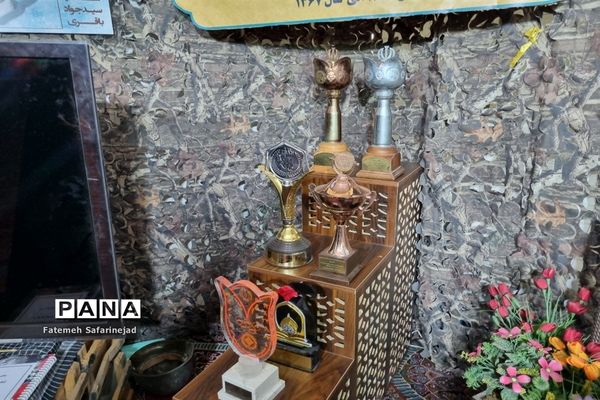 نمایشگاه «تعهد سرخ، از حجره تا سنگر» در قم-2