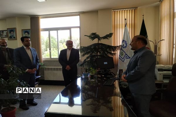 آیین تکریم و معارفه مدیر آموزش و پرورش شاهین‌شهر