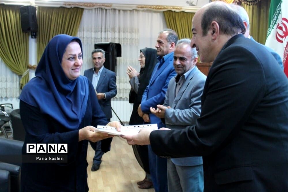 آیین تقدیر از مراقبین سلامت در مرکز استان مازندران