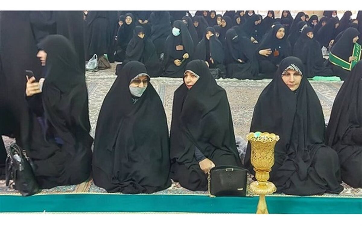 حضور مشاور وزیر آموزش و پرورش در آیین خطبه‌خوانی حرم حضرت معصومه(س)