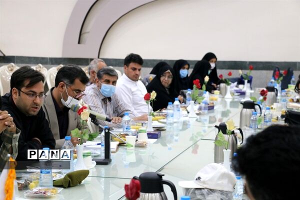جلسه پرسش و پاسخ روسای مراکز نیکوکاری کمیته امداد منطقه 3 اصفهان