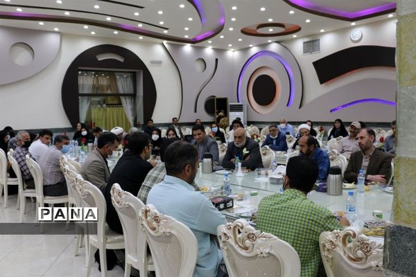 جلسه پرسش و پاسخ روسای مراکز نیکوکاری کمیته امداد منطقه 3 اصفهان