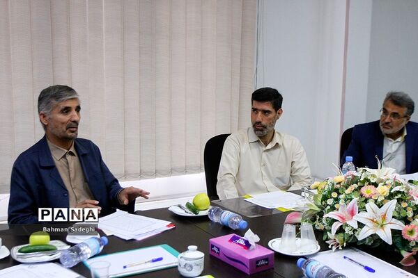 نشست نمایندگان اداره‌کل عشایر و سازمان دانش‌آموزی با موضوع برگزاری اردوی سراسری دانش‌آموزان عشایر در مشهد