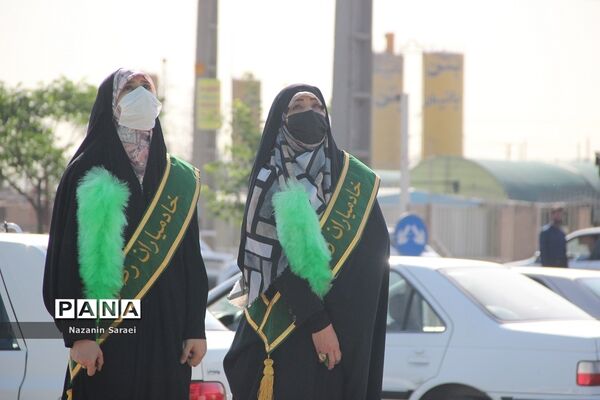 به اهتزاز درآمدن پرچم حرم امام مهربانی‌هادرشهرستان اسلامشهر