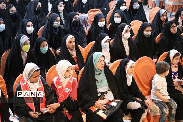 تجلیل از دانش‌آموزان برگزیده  مسابقات فرهنگی هنری، قرآنی، ورزشی و پویش‌های سازمان دانش‌آموزی  ابرکوه