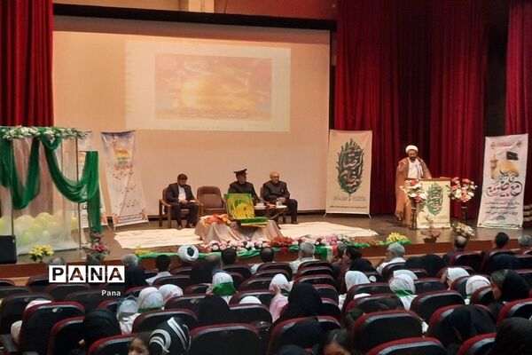شمیم خوش پرچم بارگاه رضوی شهر میانه را عطرآگین کرد