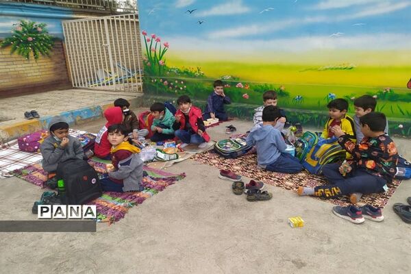 برگزاری ویژه برنامه‌های دهه کرامت در آخرین روزهای سال تحصیلی در مدارس ابتدایی مشهد