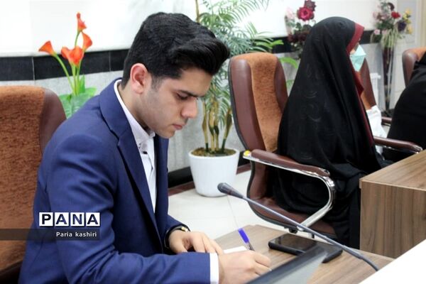 دیدار اعضای سازمان دانش‌آموزی استان با مدیرکل آموزش و پرورش مازندران