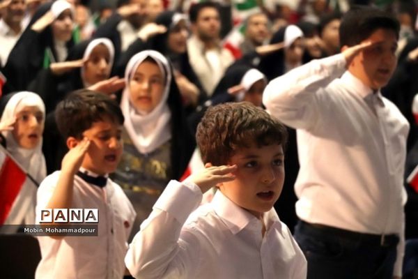 دیدار رئیس جمهوری با اقشار مختلف مردم در تبریز