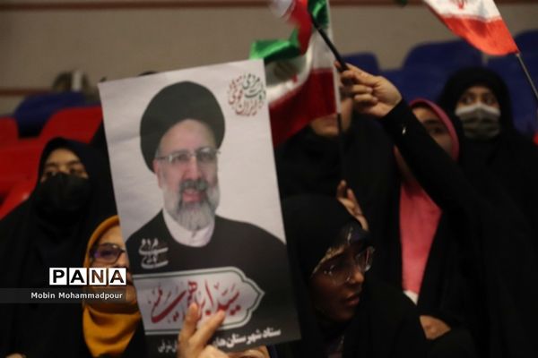 دیدار رئیس جمهوری با اقشار مختلف مردم در تبریز