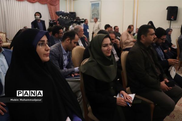 نشست خبری رئیس جمهوری با اصحاب رسانه آذربایجان شرقی