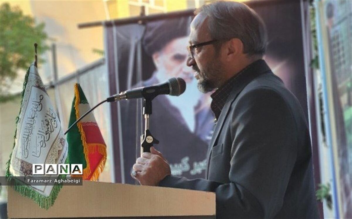 انقلاب اسلامی یادگار ماندگار حضرت امام خمینی(ره) است