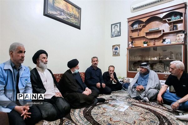 حضور رئیس‌جمهوری در محل حادثه متروپل آبادان و دیدار با خانواده جانباختگان