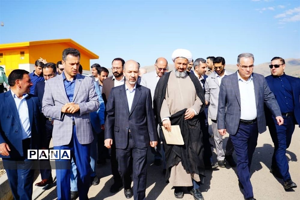 جلسه مشترک مدیران صنعت آب و برق استان زنجان با حضور وزیر نیرو