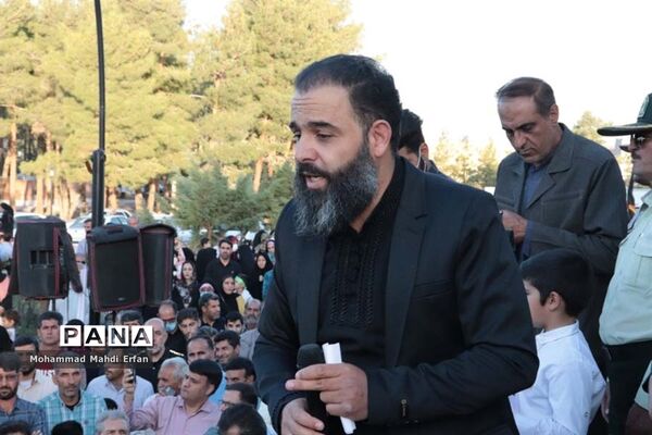 طنین سرود سلام فرمانده در آباده