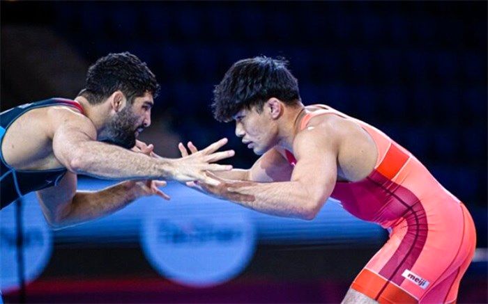 زارع در کشتی آزاد جام تورلیخانوف قزاقستان طلا گرفت