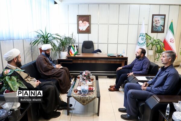 نشست اعضای ستاد امر به معروف و نهی از منکر با قائم مقام معاون وزیر در سازمان دانش‌آموزی