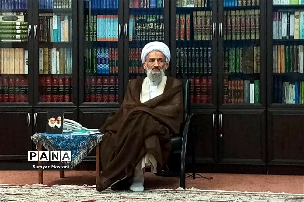 دیدار مدیرکل سازمان محیط زیست با نماینده ولی فقیه مازندران