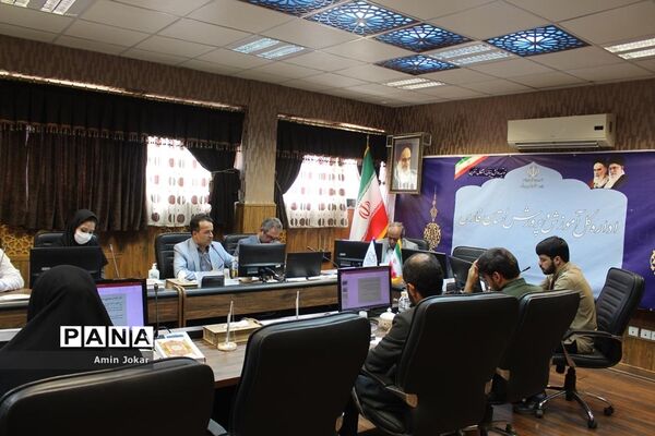 جلسه هم‌اندیشی سازمان سیما، منظر و فضای سبز شهری شهرداری شیراز و سازمان دانش آموزی استان فارس