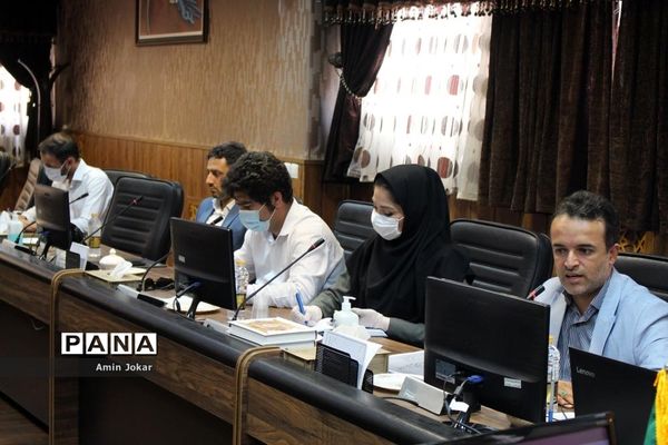 جلسه هم‌اندیشی سازمان سیما، منظر و فضای سبز شهری شهرداری شیراز و سازمان دانش آموزی استان فارس