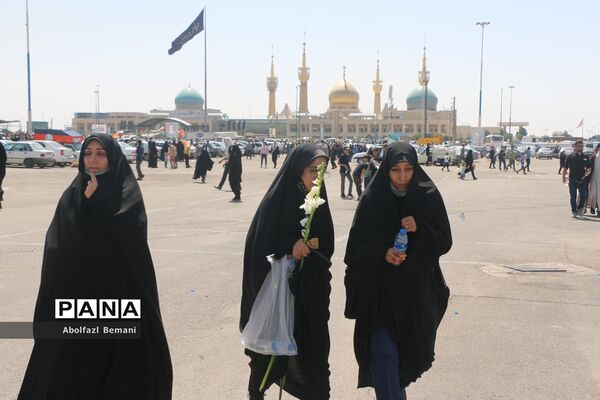 حضور کاروان های زیارتی استان قم در مراسم سالگرد ارتحال امام خمینی(ره)-1
