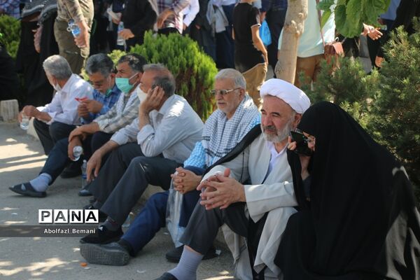 حضور کاروان های زیارتی استان قم در مراسم سالگرد ارتحال امام خمینی(ره)-1