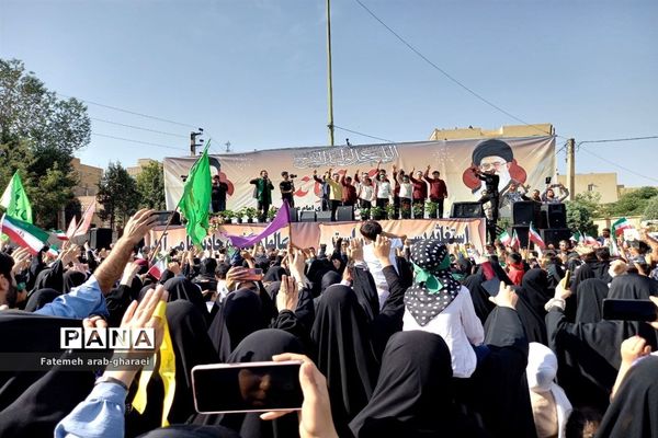 اجرای سرود سلام فرمانده در پاکدشت