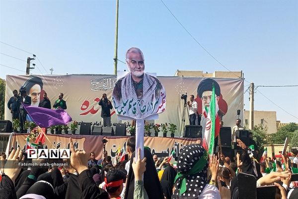 اجرای سرود سلام فرمانده در پاکدشت