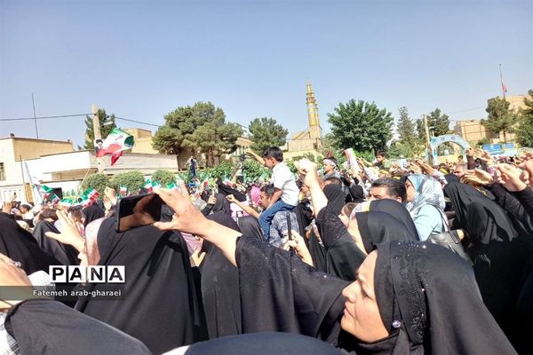 اجرای سرود سلام فرمانده در پاکدشت