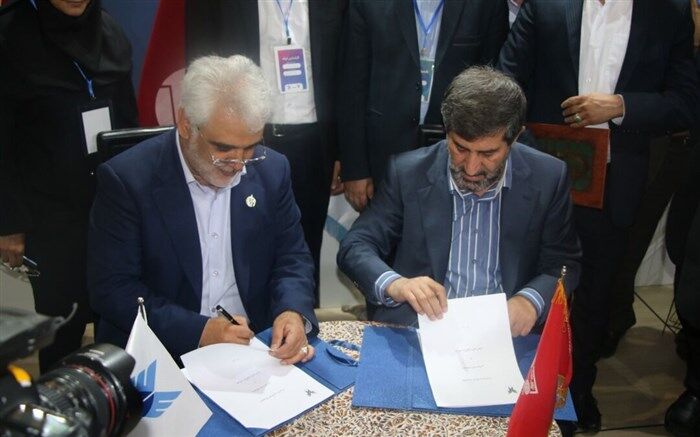 امضای تفاهم‌نامه همکاری دانشگاه آزاد و تراکتورسازی ایران